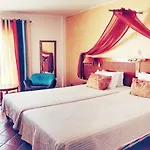 Do Cerro Hotel 4*